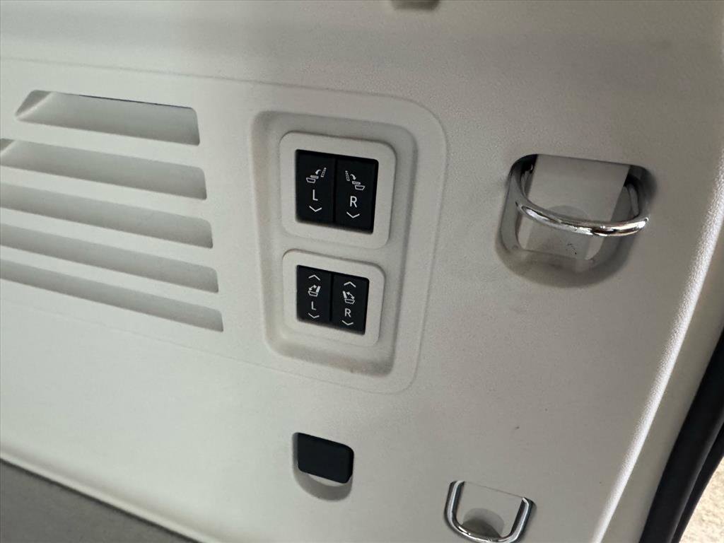 Certified 2025 Buick Enclave Avenir w/ Super Cruise Package image 10