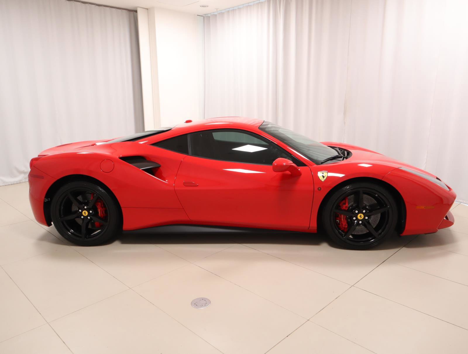 Certified 2019 Ferrari 488 GTB RWD image 8