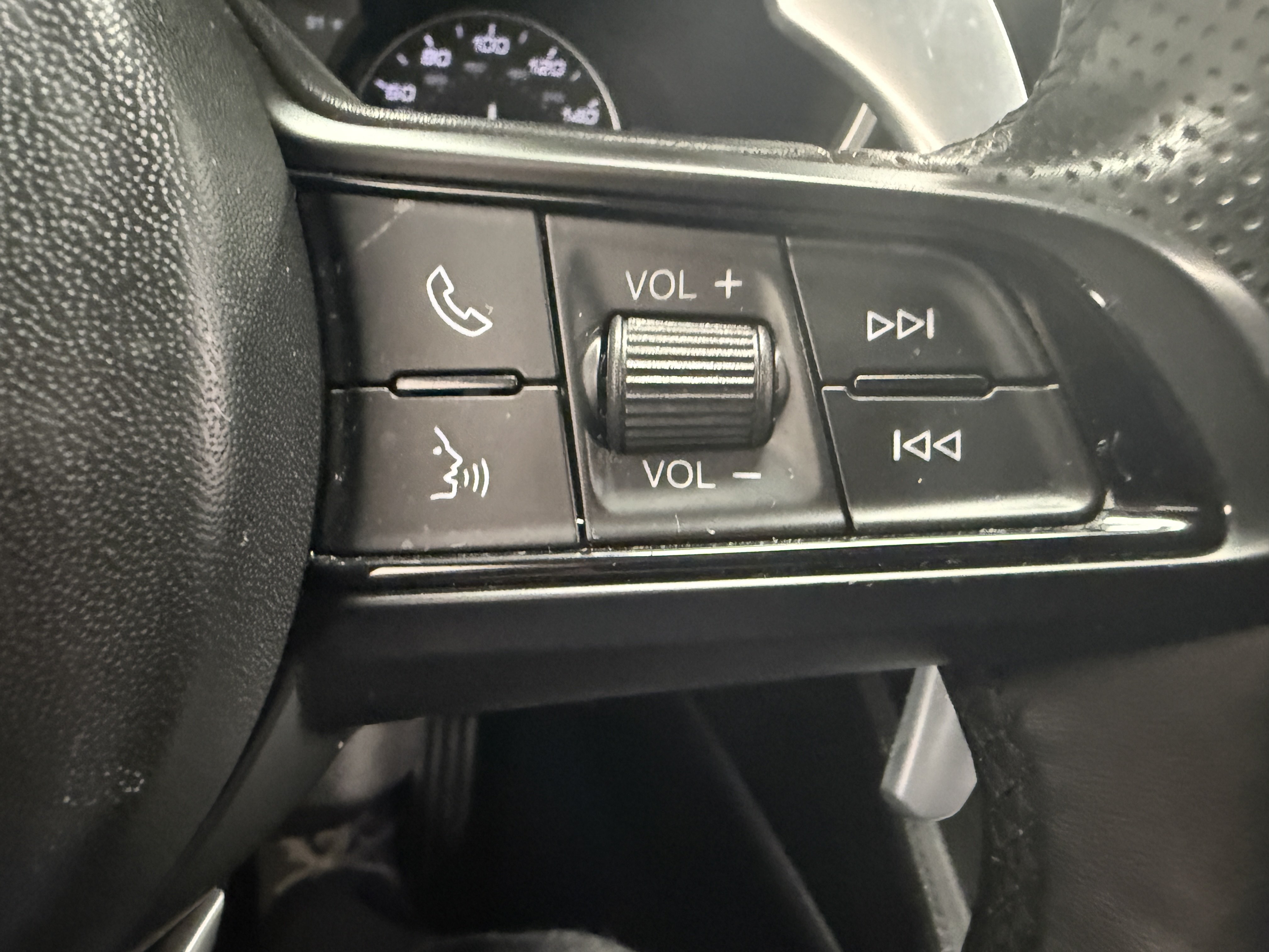 Certified 2023 Alfa Romeo Stelvio Veloce AWD/4WD image 17