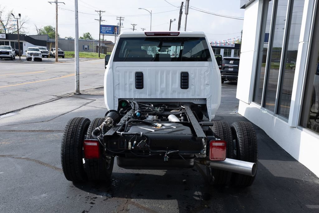 New 2026 GMC Sierra 3500 Pro w/ Snow Plow Prep Package AWD/4WD image 4