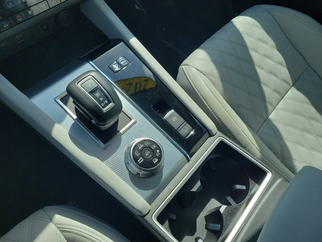 Used 2024 Mitsubishi Outlander SEL image 34