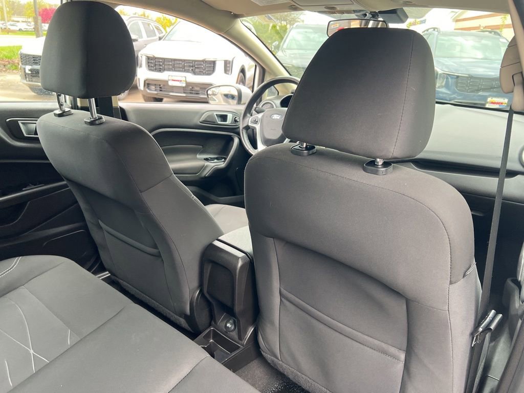 Used 2015 Ford Fiesta SE FWD image 14