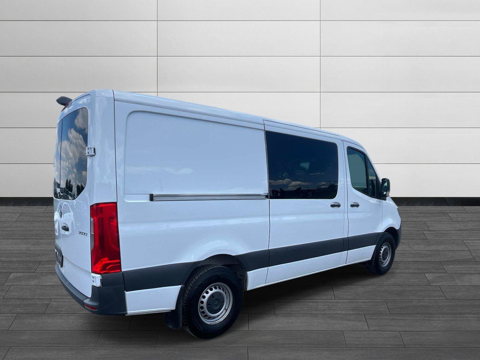 Used 2024 Mercedes-Benz Sprinter 2500 image 3