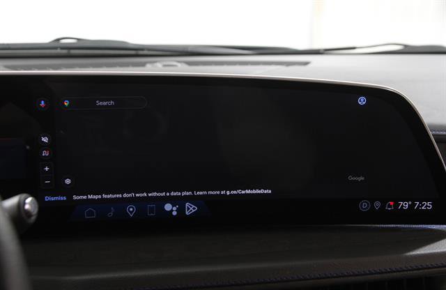 Used 2024 Cadillac XT4 Sport w/ Cold Weather Package image 12