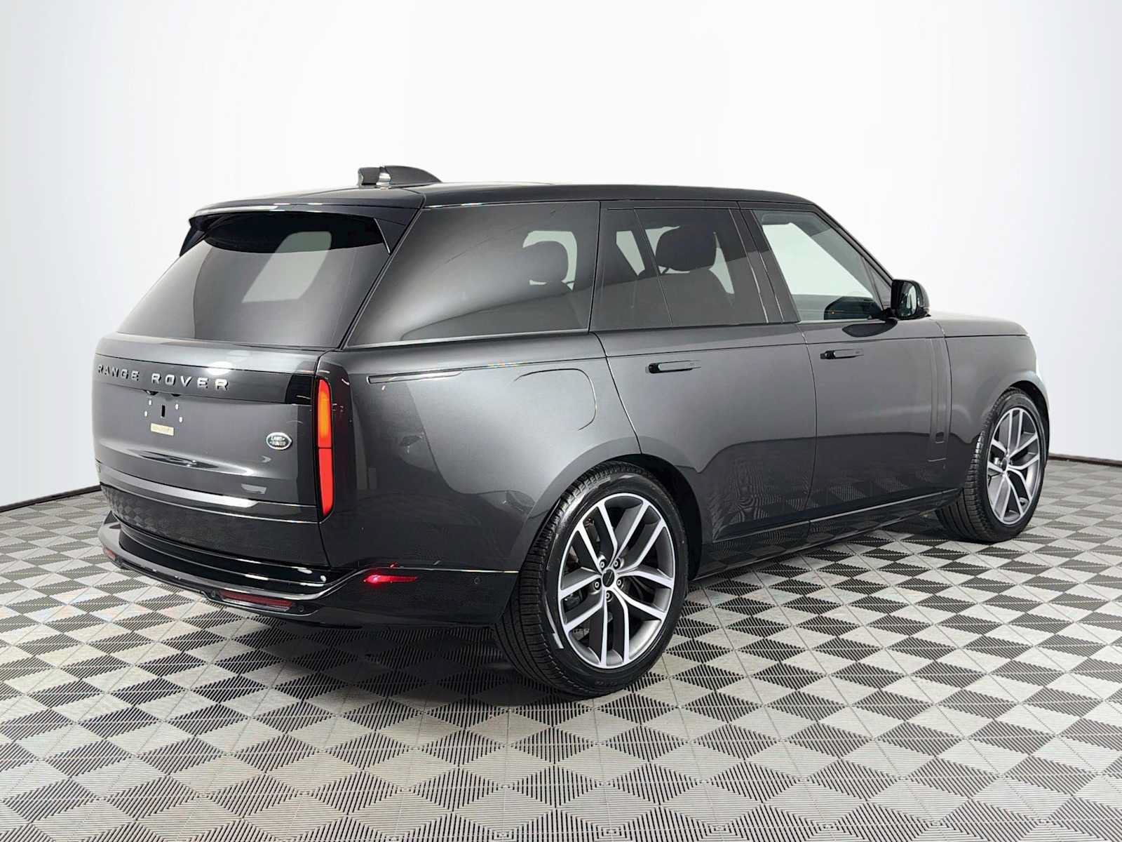 Used 2023 Land Rover Range Rover SE AWD/4WD image 5
