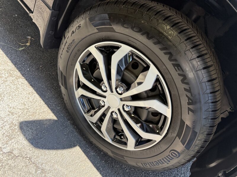 Used 2015 Nissan Quest S FWD image 10
