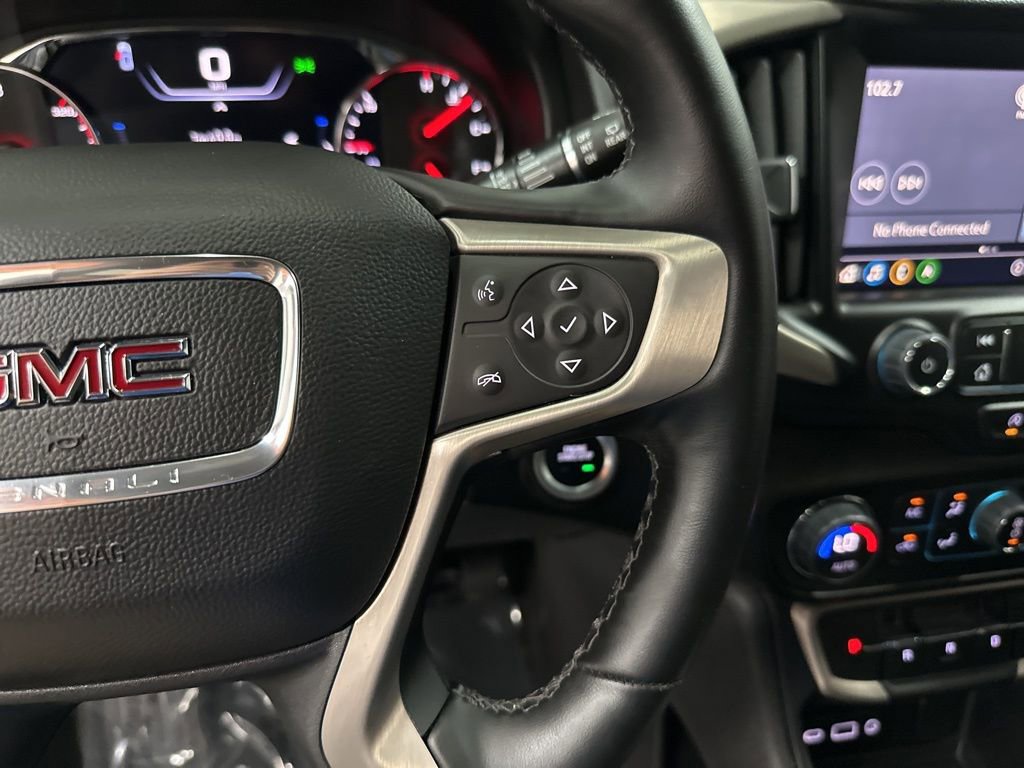 Used 2024 GMC Terrain Denali w/ Denali Premium Package AWD/4WD image 17