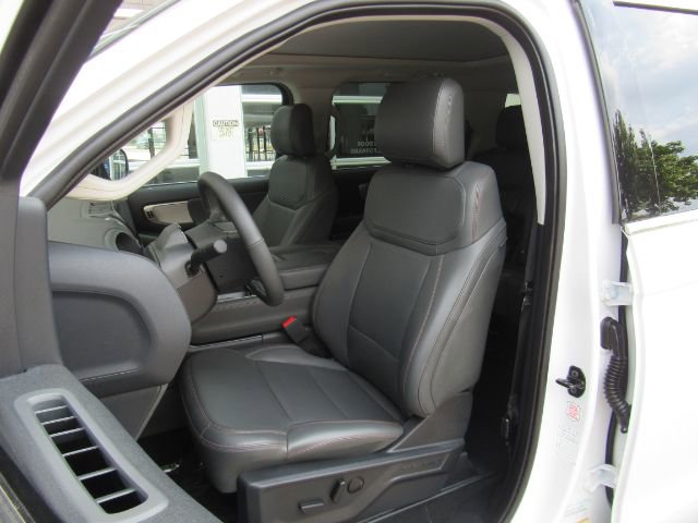 Used 2025 Ford Expedition Active image 6