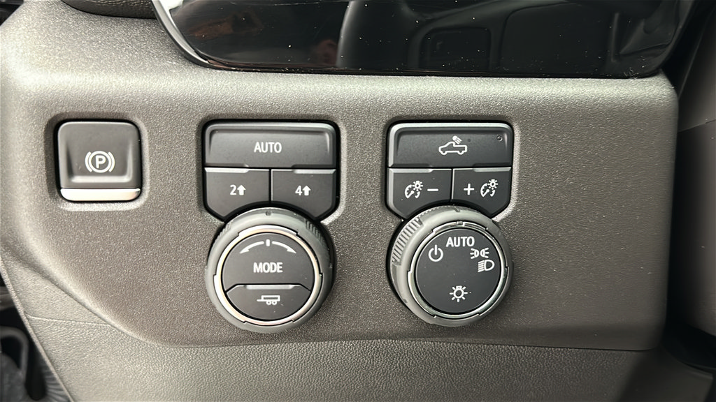 Used 2024 Chevrolet Silverado 1500 LT AWD/4WD image 23