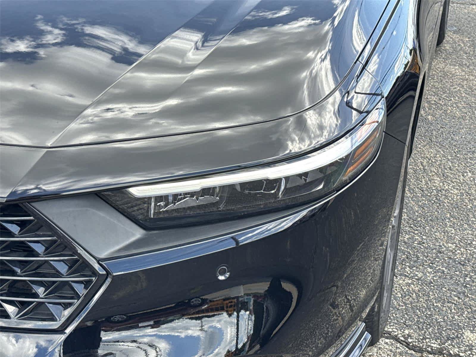 Used 2025 Honda Accord EX-L image 9