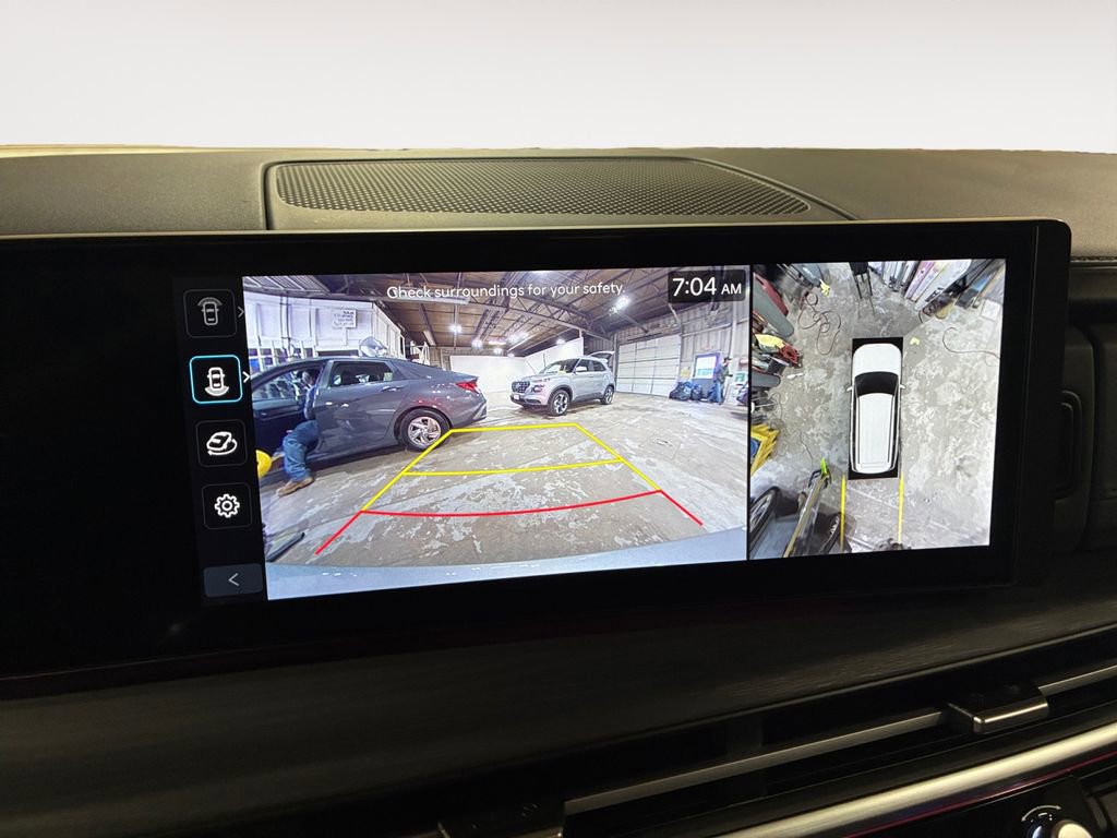 Used 2025 Hyundai Santa Fe Limited image 31