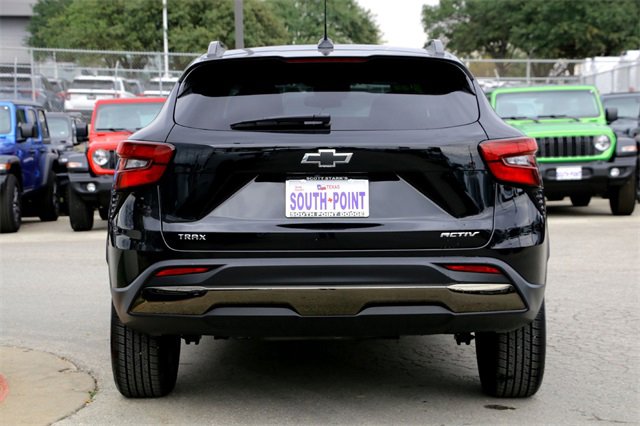 Used 2024 Chevrolet Trax ACTIV image 6