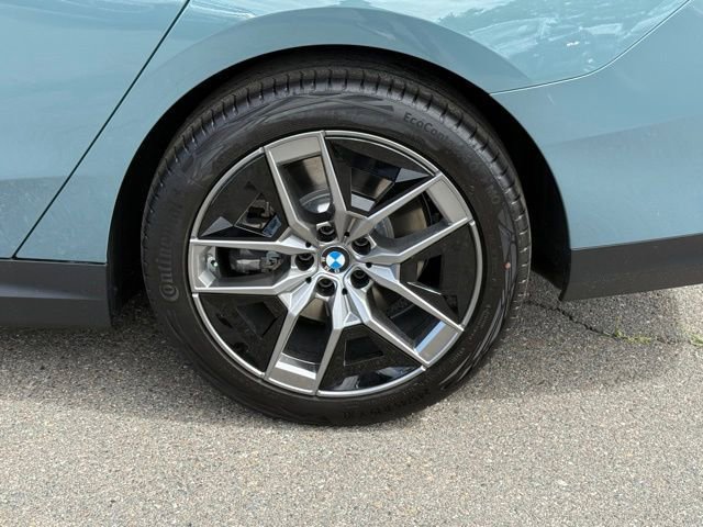 New 2026 BMW i5 eDrive40 w/ Premium Package image 14