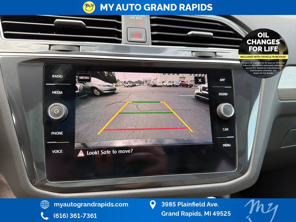 Used 2020 Volkswagen Tiguan SE R-Line w/ 3rd Row Seat Package AWD/4WD image 21