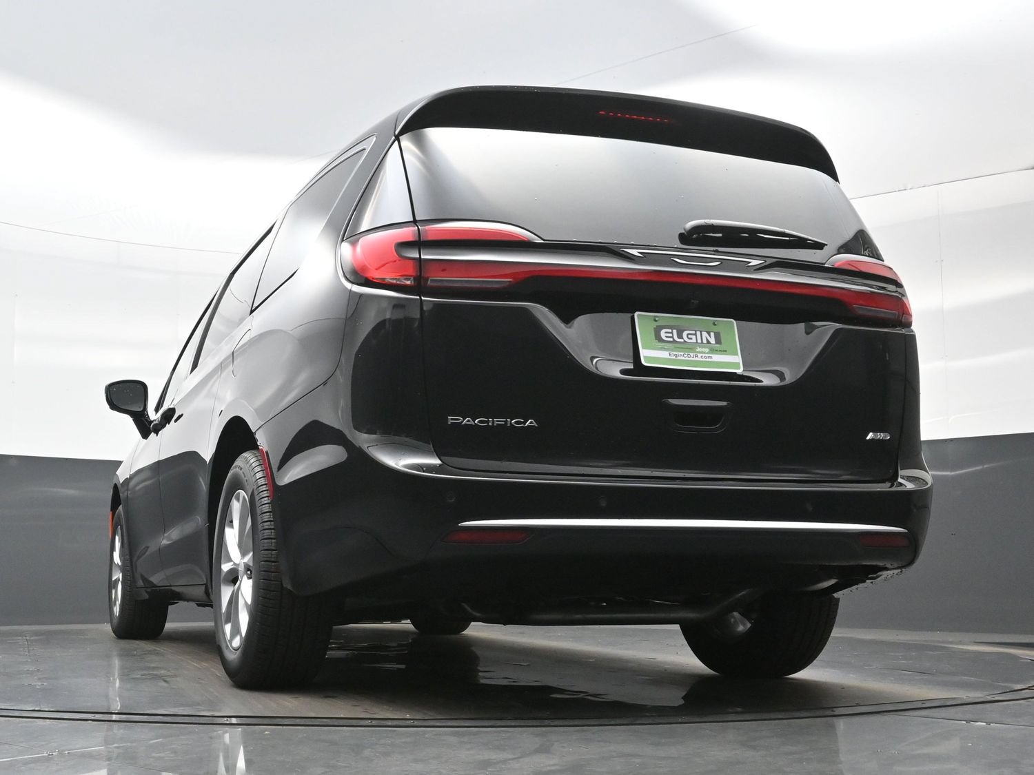 New 2027 Chrysler Pacifica Select AWD/4WD image 17
