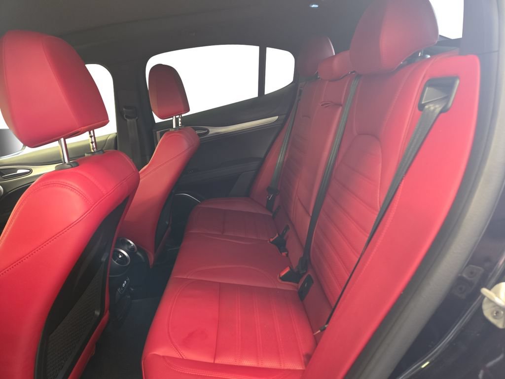 Used 2023 Alfa Romeo Stelvio Veloce AWD/4WD image 27