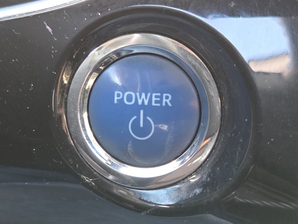 Used 2019 Toyota Prius XLE AWD/4WD image 38