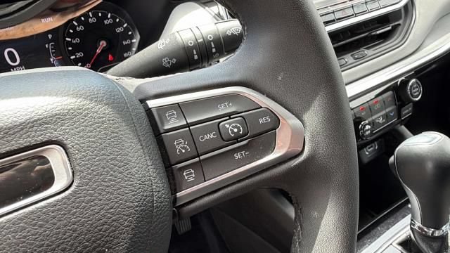 Used 2023 Jeep Compass Limited AWD/4WD image 13
