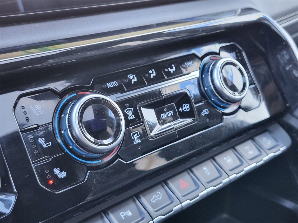 Used 2024 GMC Sierra 2500 AT4X image 21