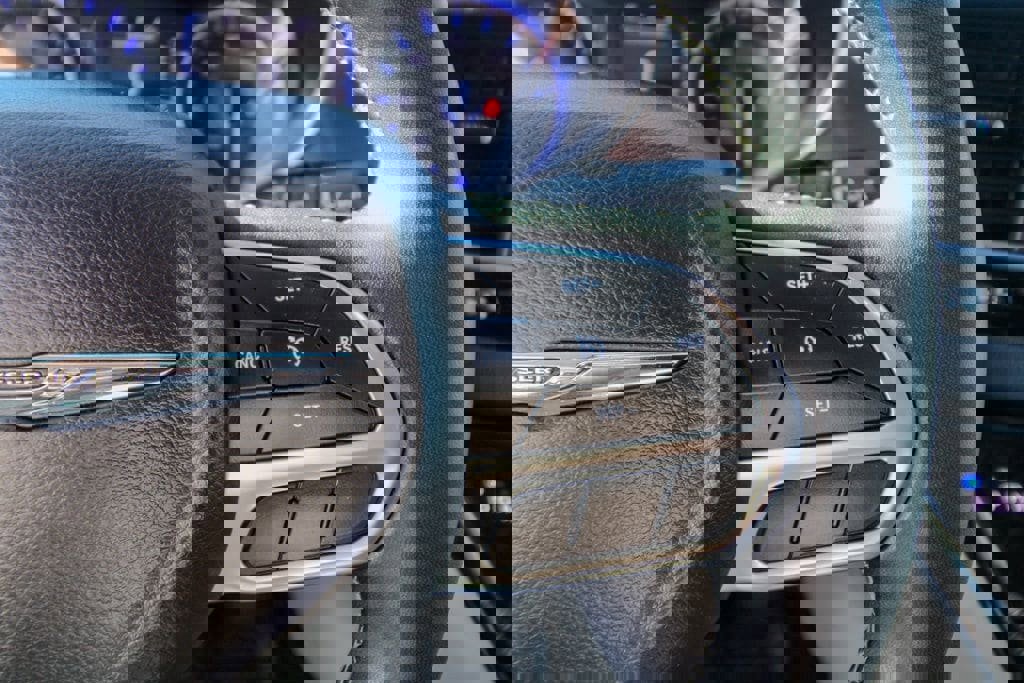 Used 2023 Chrysler Voyager LX image 20