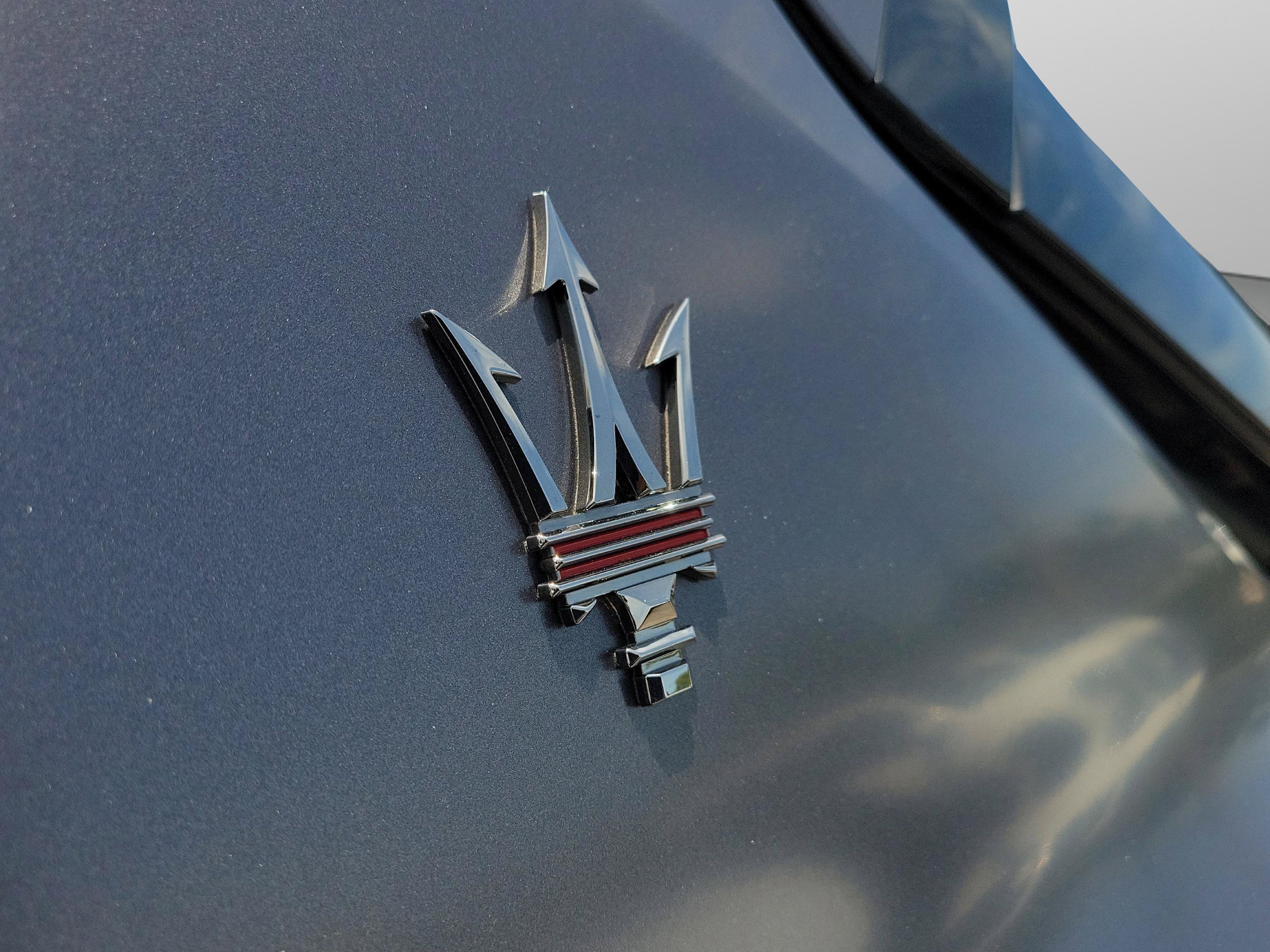 Used 2025 Maserati Grecale Trofeo AWD/4WD image 31