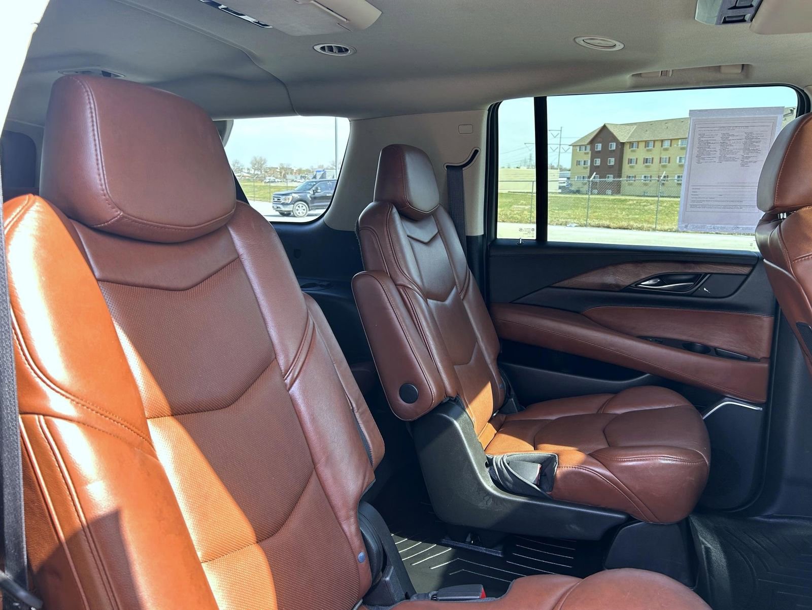 Used 2020 Cadillac Escalade ESV Premium Luxury image 19