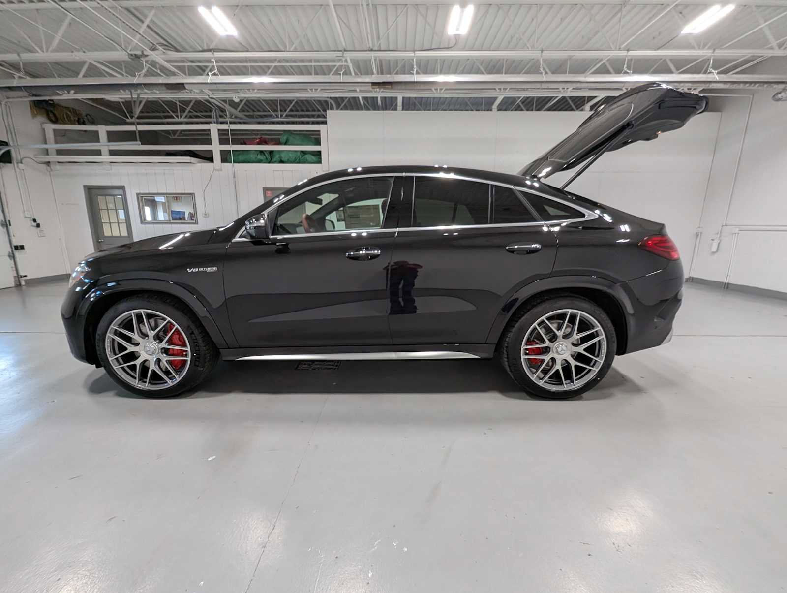 New 2026 Mercedes-Benz GLE 63 AMG S image 9