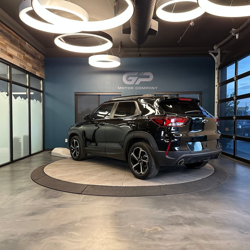 Used 2021 Chevrolet TrailBlazer RS w/ Sun and Liftgate Package FWD image 5