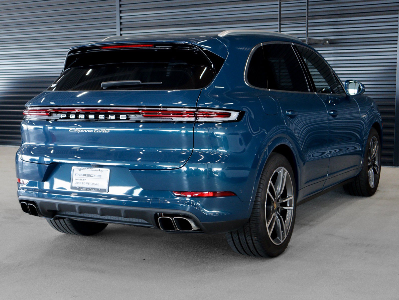 Certified 2024 Porsche Cayenne Turbo AWD/4WD image 12