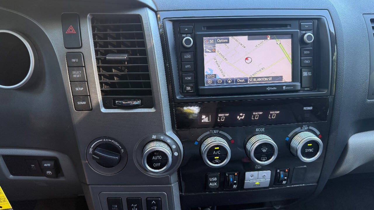 Used 2016 Toyota Sequoia Platinum AWD/4WD image 35