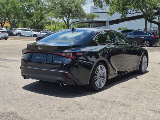 Used 2025 Lexus IS 300 w/ Premium Package RWD image 5