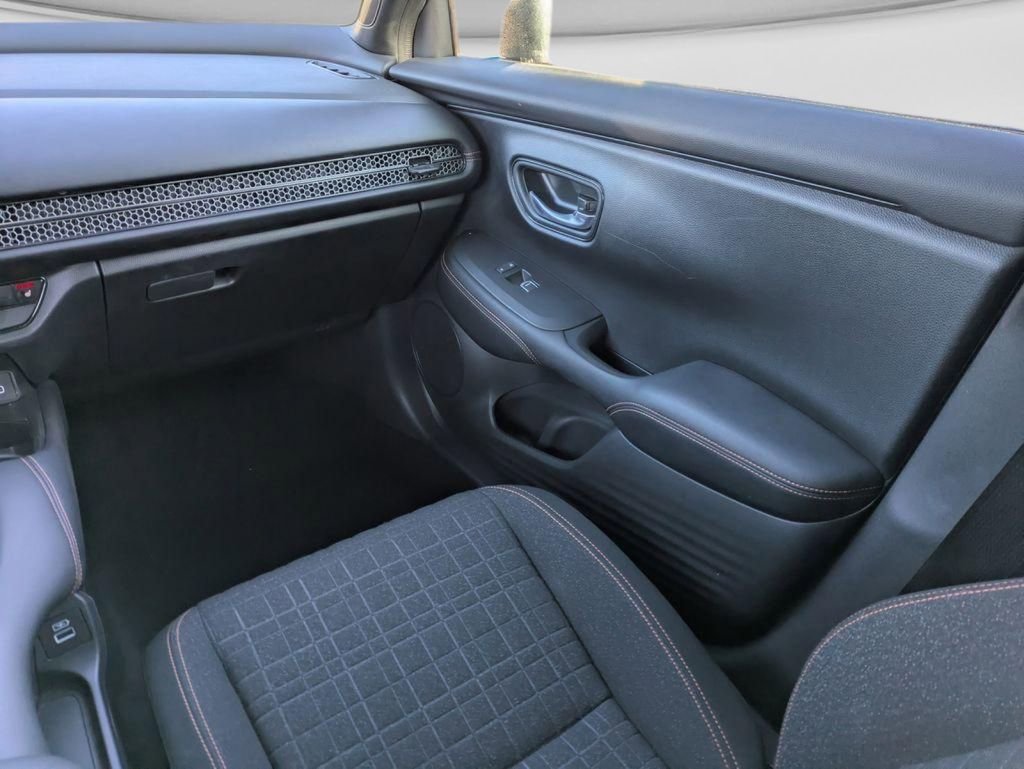 Used 2023 Honda HR-V Sport image 14
