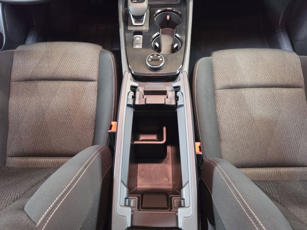 Used 2025 Nissan Rogue SV image 17