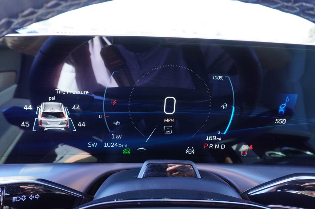 Certified 2026 Cadillac Vistiq Luxury image 23