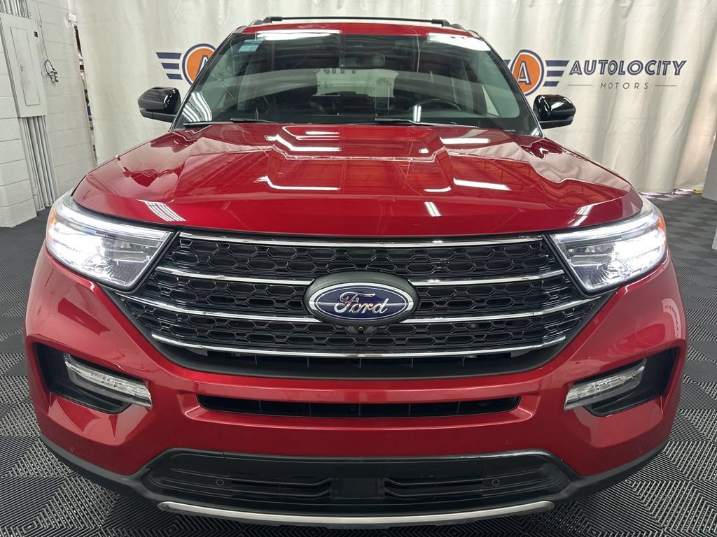 Used 2023 Ford Explorer XLT w/ Equipment Group 202A AWD/4WD image 3