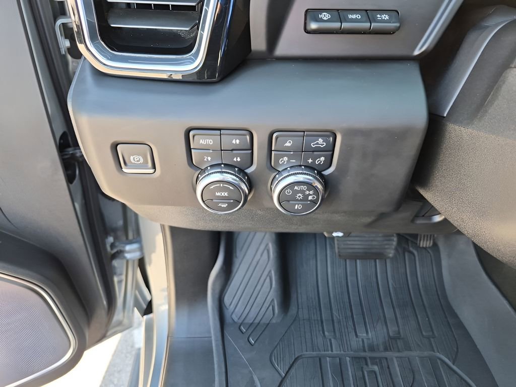 Used 2024 GMC Sierra 3500 Denali Ultimate image 35