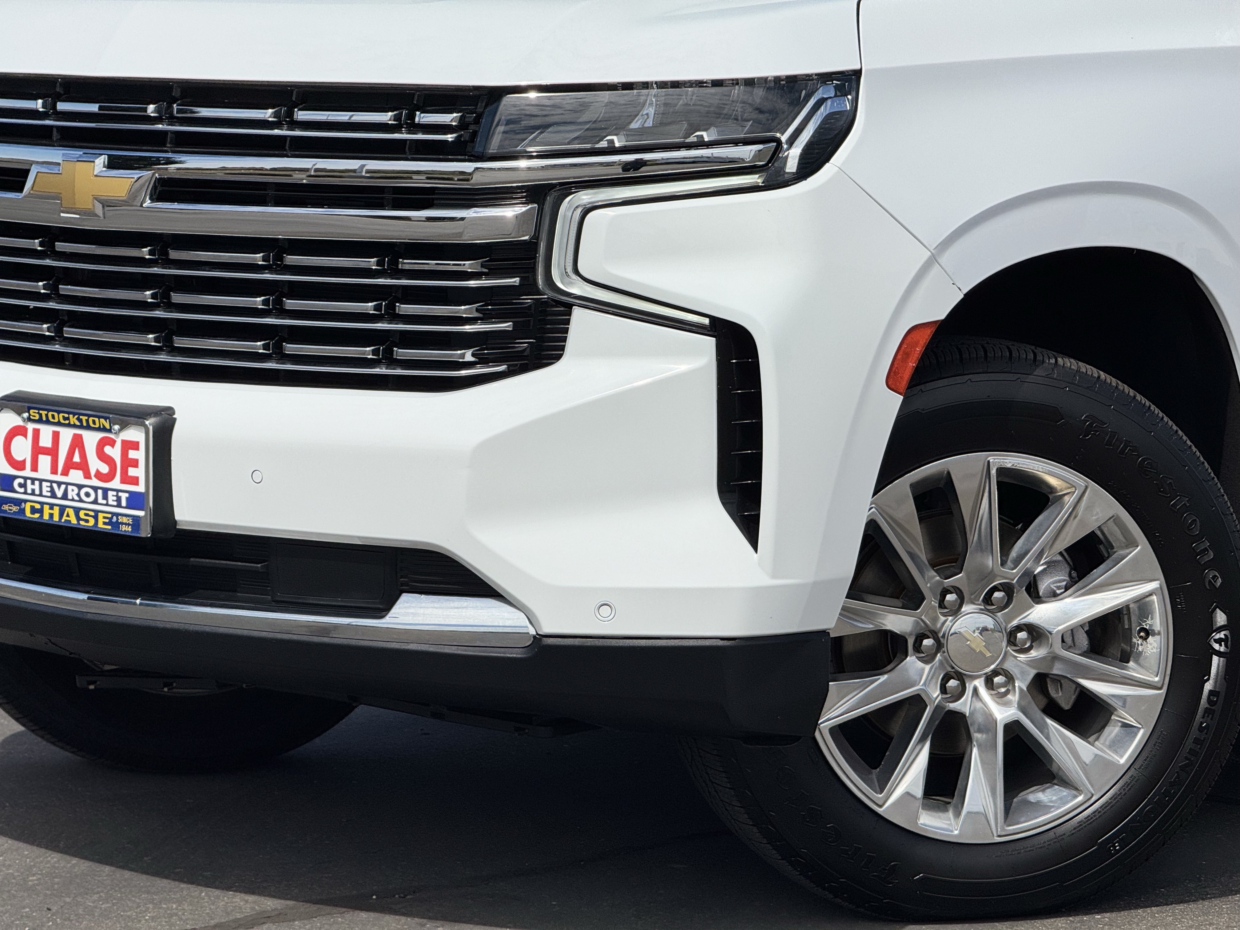 Certified 2023 Chevrolet Suburban Premier RWD image 3
