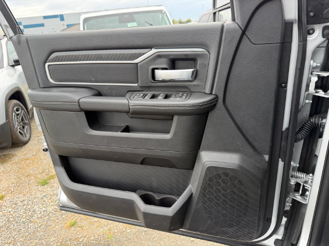 New 2026 RAM 3500 Big Horn AWD/4WD image 16