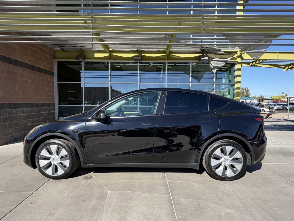 Used 2023 Tesla Model Y Long Range image 7