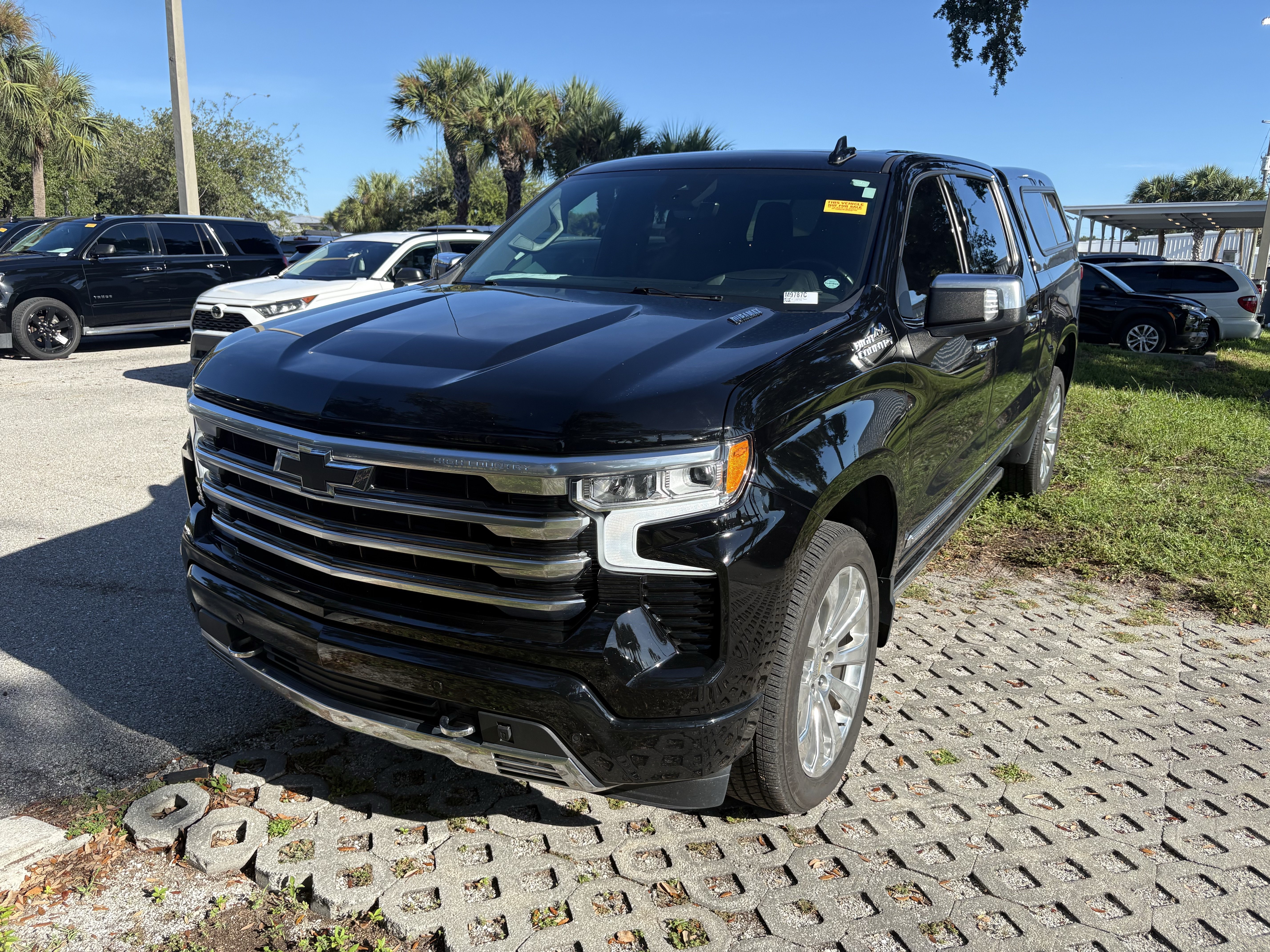 Certified 2024 Chevrolet Silverado 1500 High Country AWD/4WD image 3