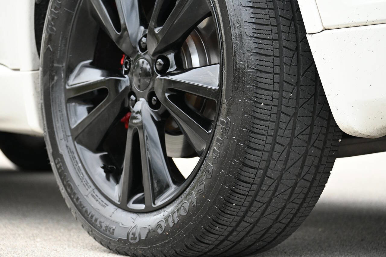 Used 2012 Dodge Durango R/T w/ Leather Interior Group image 32