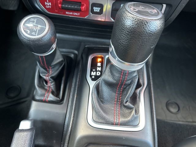 Used 2019 Jeep Wrangler Unlimited Rubicon w/ Dual Top Group AWD/4WD image 36