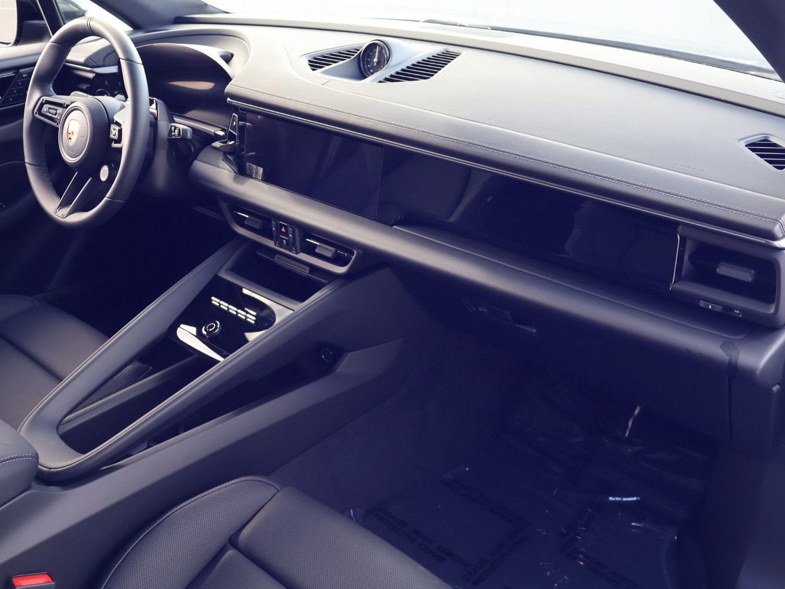 New 2026 Porsche Macan Electric RWD image 25