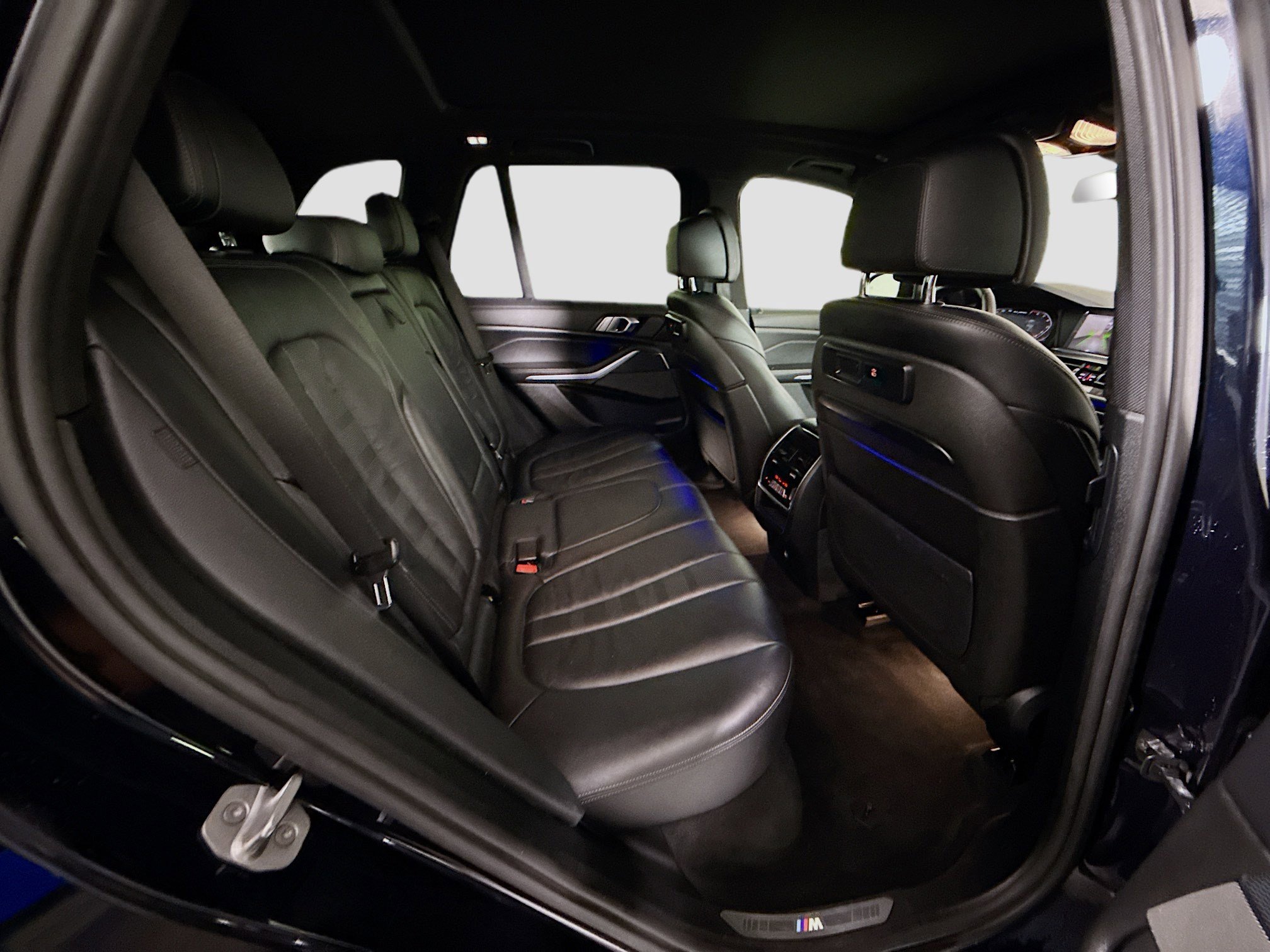 Used 2020 BMW X5 M50i w/ Premium Package image 27