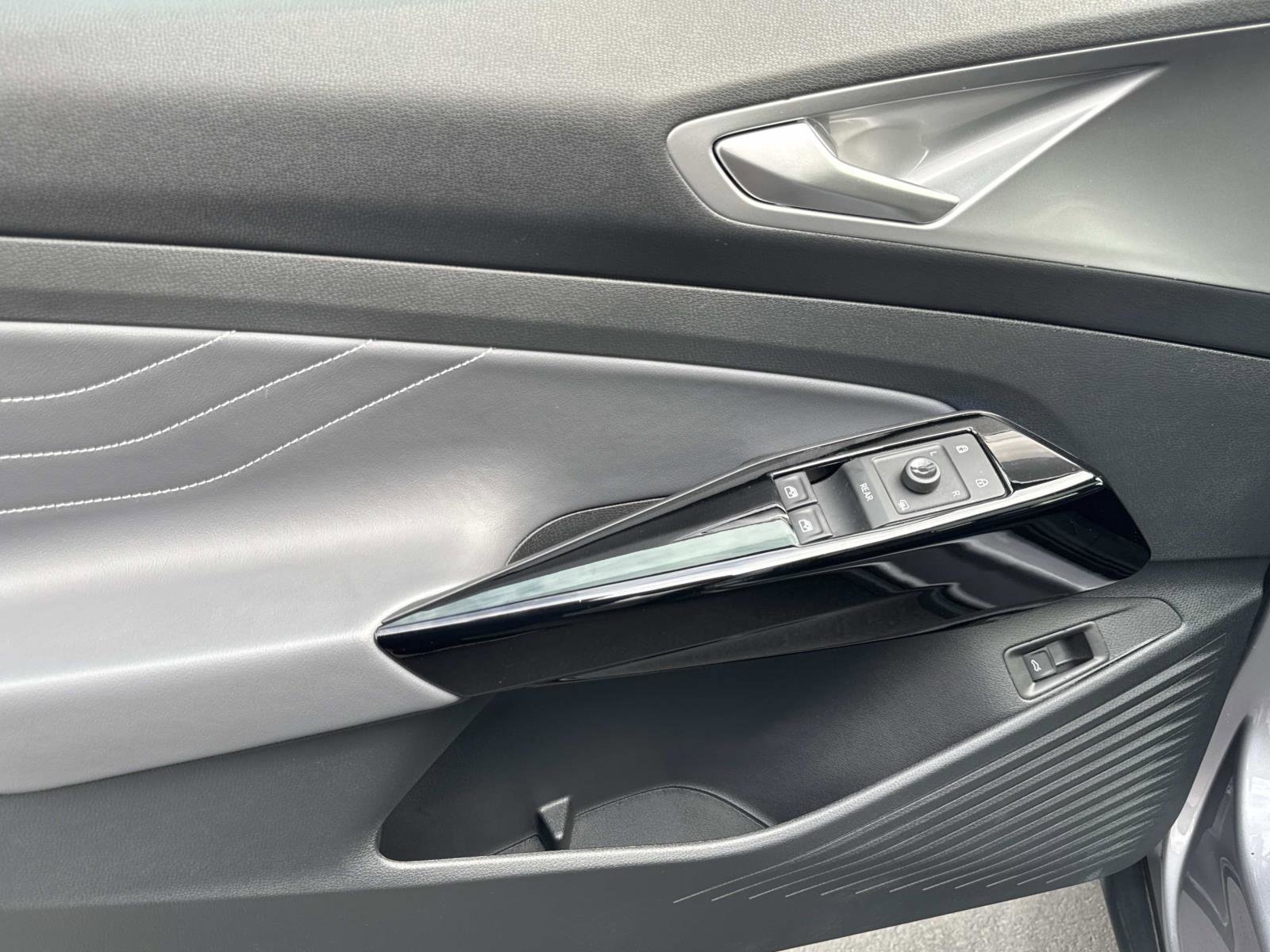 Certified 2023 Volkswagen ID.4 Pro S Plus RWD image 13
