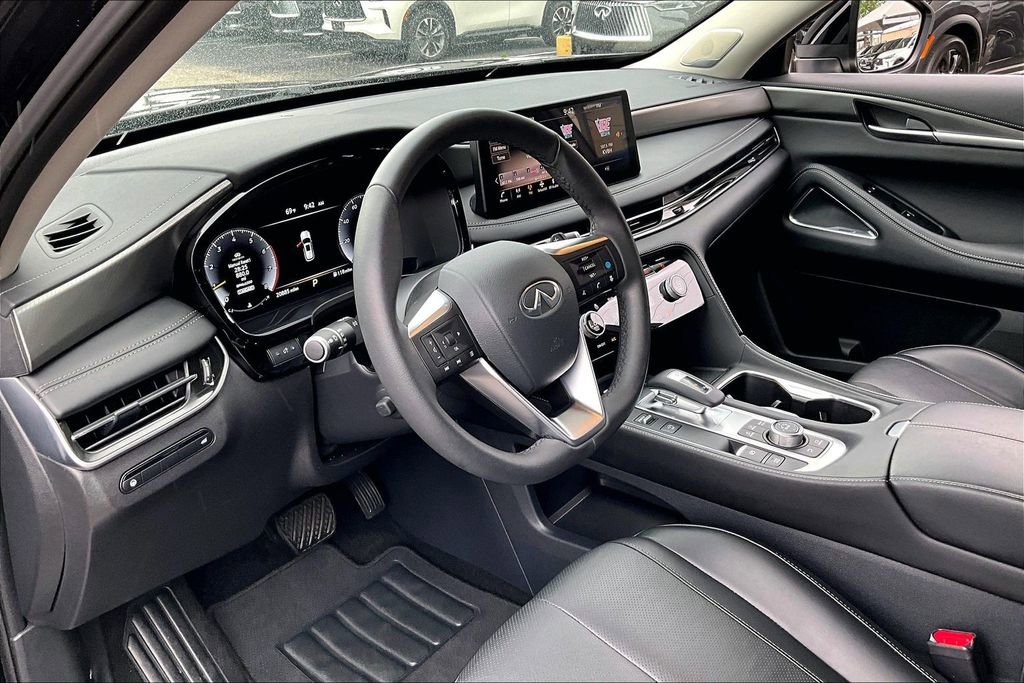Certified 2025 INFINITI QX60 Luxe image 18