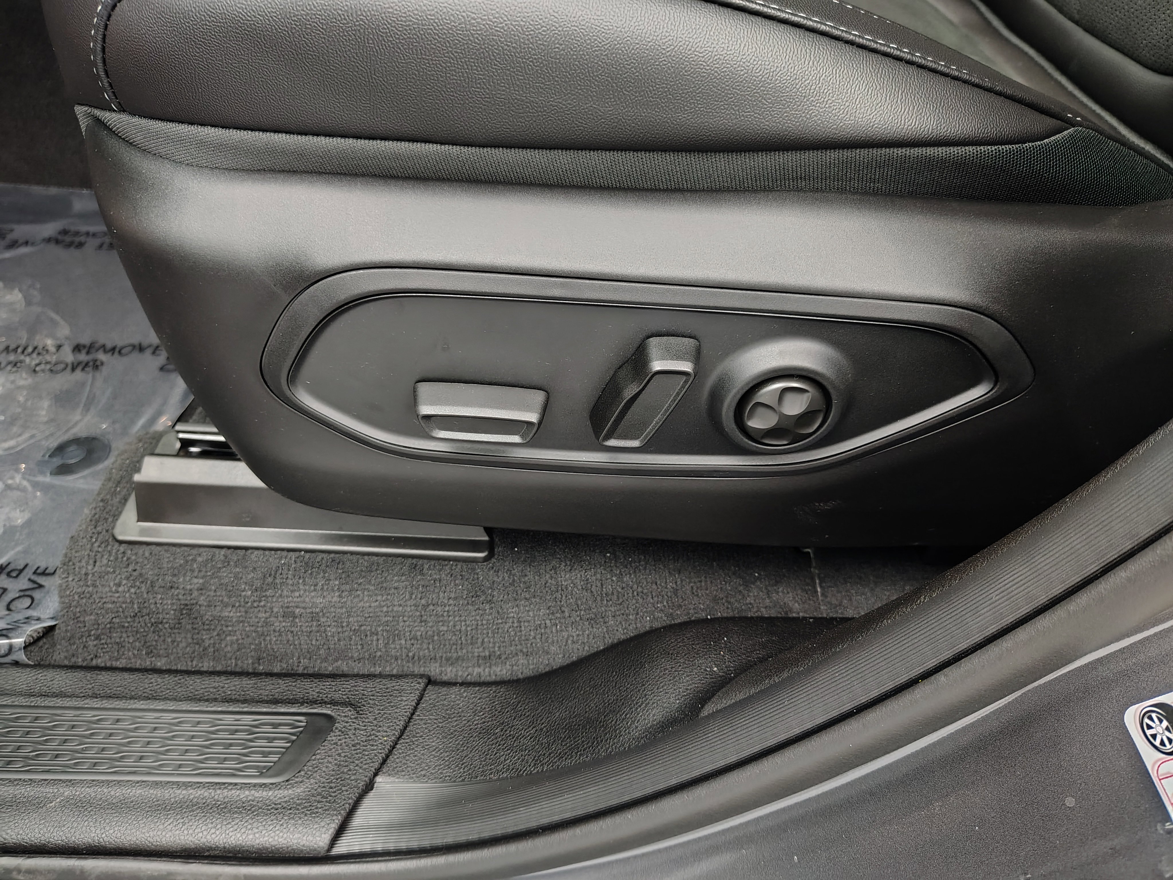 New 2025 Jeep Grand Cherokee Altitude image 19