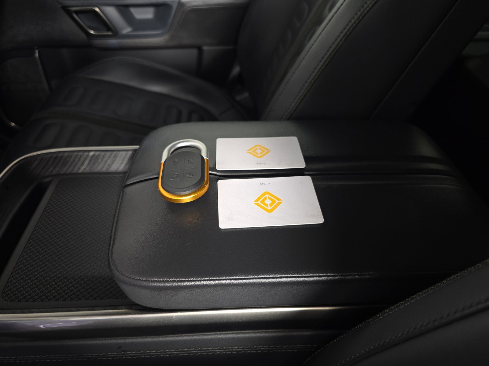 Used 2023 Rivian R1S Adventure image 28