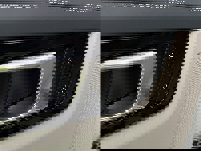 Used 2023 Porsche Cayenne S Platinum w/ Premium Package Plus image 37