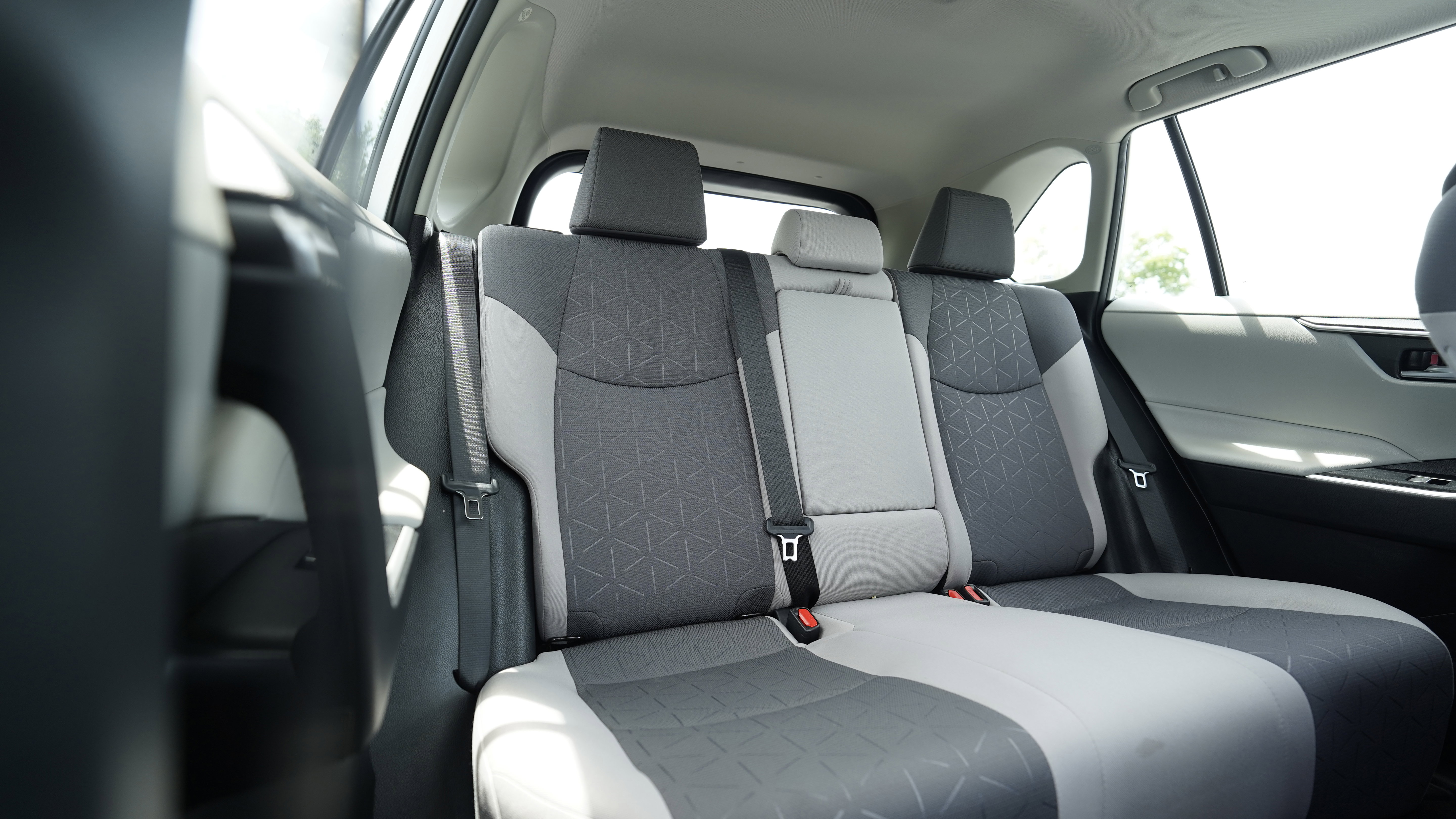 Used 2024 Toyota RAV4 XLE w/ Convenience Package FWD image 8